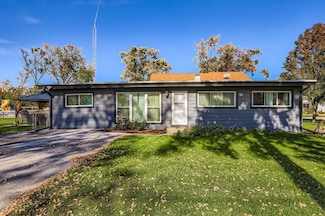 19W720 Woodland Ave, Addison, IL 60101