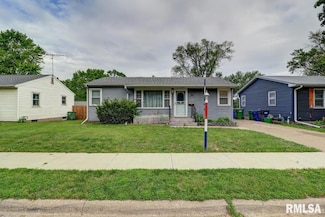 1148 Briarcliff Ln, Clinton, IA 52732