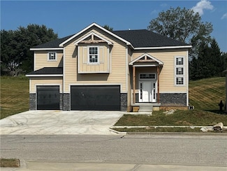 6975 Glenn Ln, Parkville, MO 64152