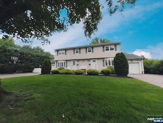 63 Primrose Ln Unit B, Paramus, NJ 07652