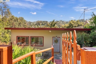 5838 Nottingham Dr, Oakland, CA 94611