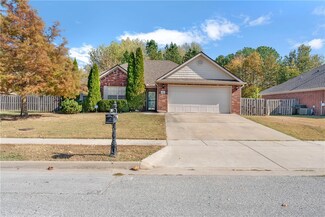 1442 N Corsica Dr, Fayetteville, AR 72704