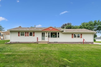 1831 Lorraine Ave, Waterloo, IA 50702