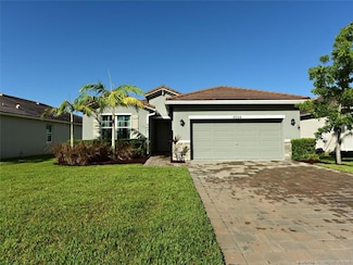 4554 NW King Ct, Jensen Beach, FL 34957