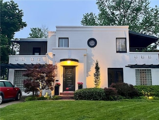 4425 Terrace St, Kansas City, MO 64111