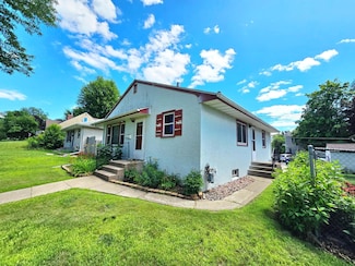 2172 Reaney Ave E, Saint Paul, MN 55119