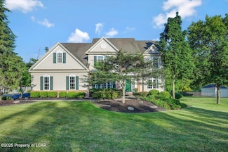 1031 Woodberry Dr, Mountain Top, PA 18707