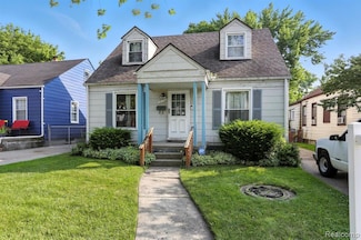 19701 Kingsville St, Harper Woods, MI 48225
