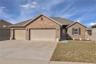 2711 W Colton, Ozark, MO 65721