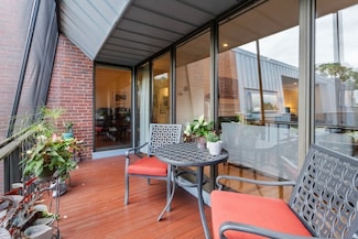 65 Grove St Unit 452, Wellesley, MA 02482