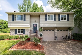1506 Sportsman Dr, Jeffersonville, IN 47130