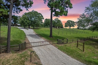 2575 Cr 2474, Mineola, TX 75773