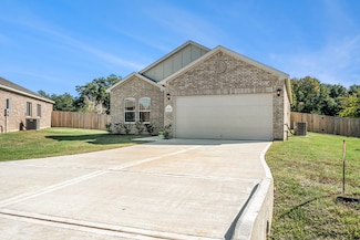 12351 Pecan Dr, Willis, TX 77318