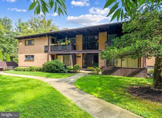 7829 Enola St Unit 103, McLean, VA 22102