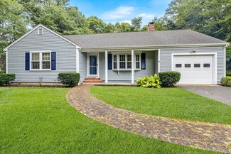 60 Valley Brook Rd, Centerville, MA 02632
