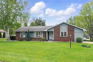 202 Sandpoint Dr, Warsaw, IN 46582