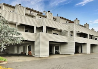 801 Spinnaker Ct Unit A1C, Secaucus, NJ 07094