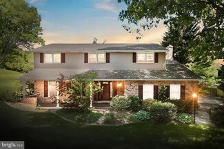 69 Churchill Dr, York, PA 17403