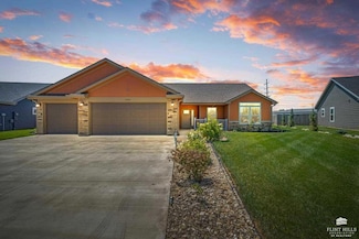 1001 Waxwing Dr, Manhattan, KS 66502