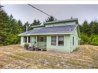 303 Willow Rd, Pescadero, CA 94060