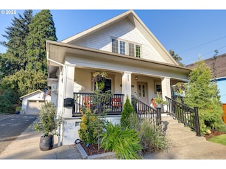 185 E Lincoln St, Woodburn, OR 97071