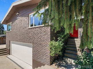 8612 NE 133rd St, Kirkland, WA 98034