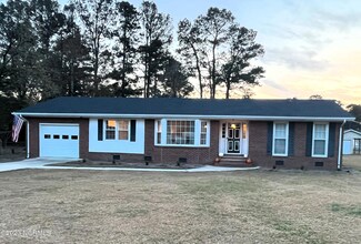 207 Old Lumberton Rd, Whiteville, NC 28472