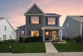 106 E Elderberry St, Oak Ridge, TN 37830