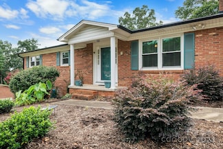 266 Northwest Rd, Hickory, NC 28601
