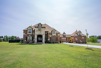 9770 Green Meadow Rd, Mountain Grove, MO 65711