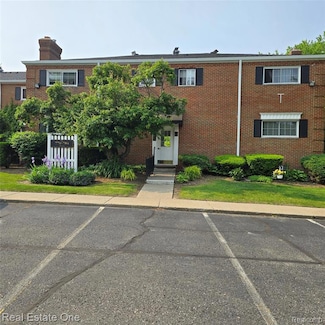 770 E Fox Hills Dr Unit 153, Bloomfield Hills, MI 48304