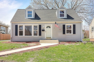 42 S Illinois Ave, Villa Park, IL 60181