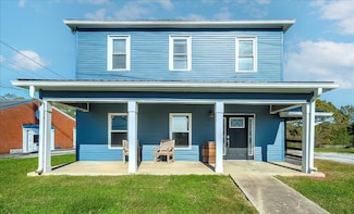 221 E Woodford St, Lawrenceburg, KY 40342