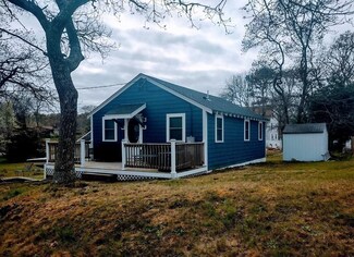 4 Atlantic Ave, Wareham, MA 02571