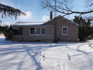 407 N Elm St, Silver Lake, IN 46982