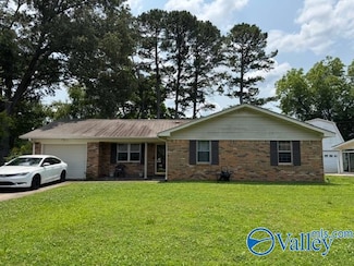 205 Bobwhite Dr SW, Decatur, AL 35601