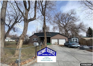 404 W Adams Ave, Riverton, WY 82501