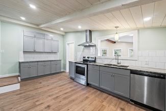 2 Mountain View Ln, Readfield, ME 04355