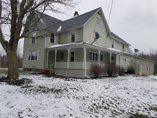 4660 Shadigee Rd, Newfane, NY 14108