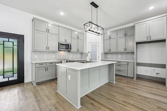 6002 Verde Way, Dallas, TX 75211