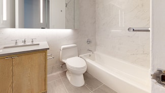 260 W 52nd St Unit 21-D, New York, NY 10019