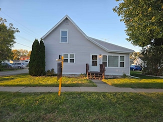 223 E Washington St, Poynette, WI 53955