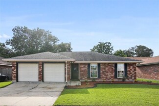 228 Sugarpine Dr, Gretna, LA 70056