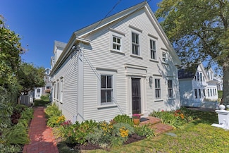 592 Commercial St, Provincetown, MA 02657