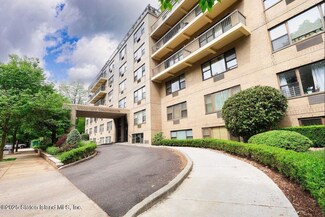 175 Zoe St Unit 5Q, Staten Island, NY 10305