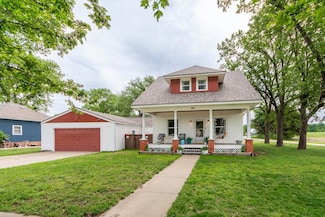 919 Spring St, Gypsum, KS 67448