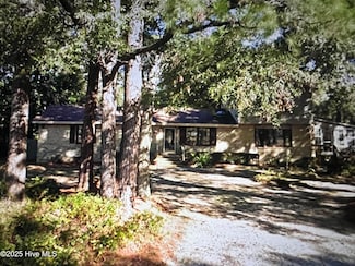 809 N Seabreeze Rd, Wilmington, NC 28409