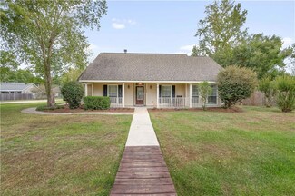 100 Carmel Dr, Mandeville, LA 70448