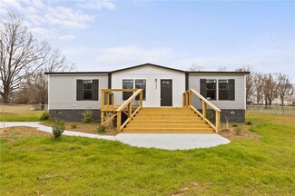 135 Ostrich Ln, Starr, SC 29684