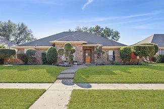 2918 Grand Oak Dr, Garland, TX 75044
